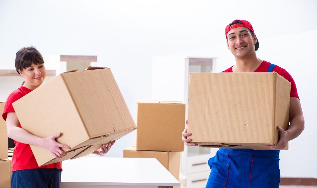 5 Essential Questions to Ask Packers and Movers Before Hiring